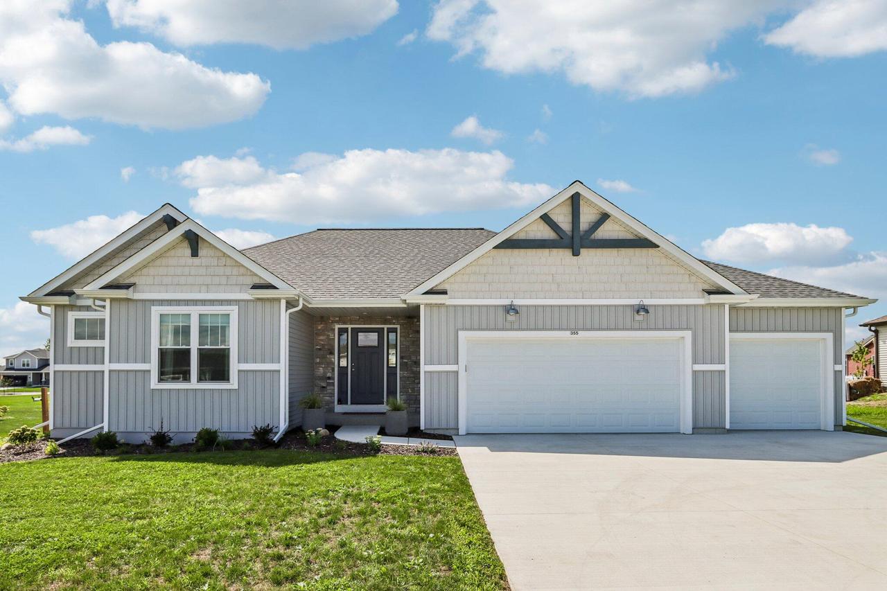 355 Ridgeview Dr, Lake Mills, WI 53551