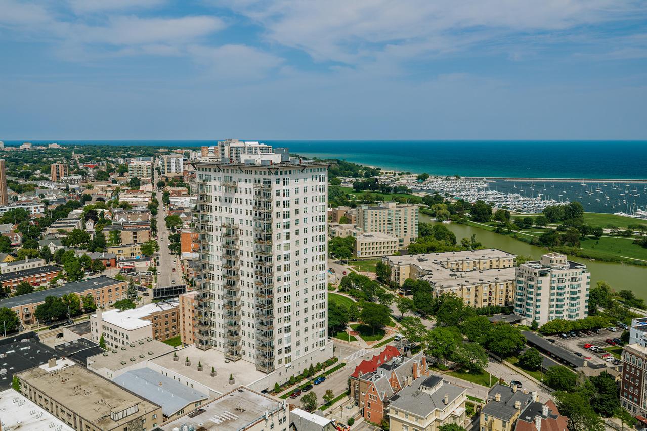 1313 N Franklin Pl #803, Milwaukee, WI 53202