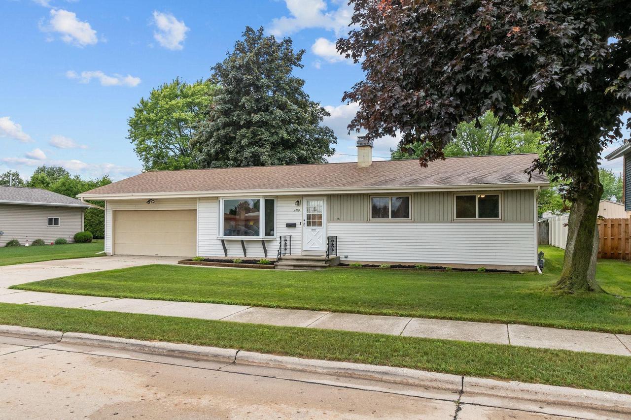 2410 36th St, Two Rivers, WI 54241