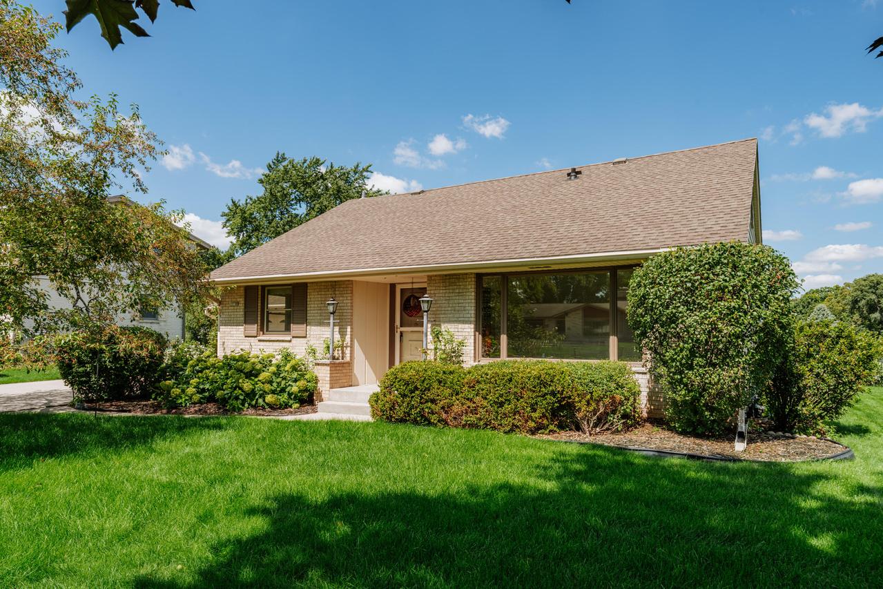 12720 W Eden Trl, New Berlin, WI 53151