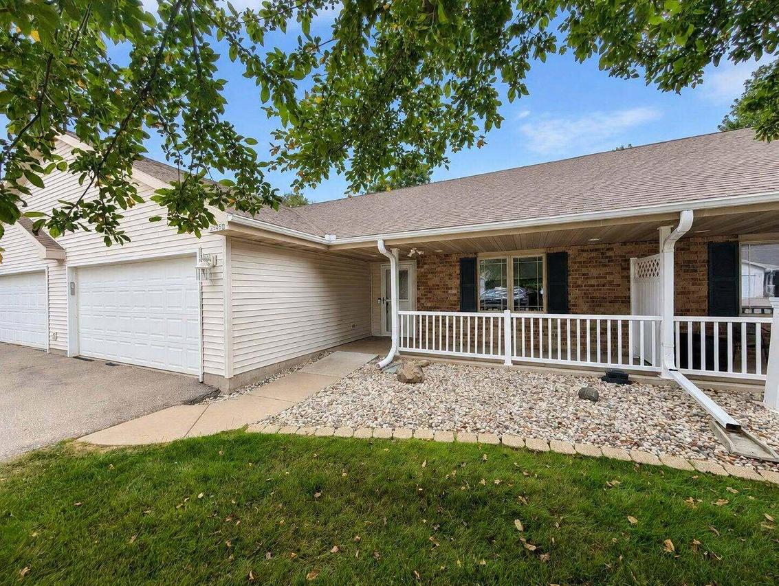 2645 Havenwood Dr #C, Oshkosh, WI 54904