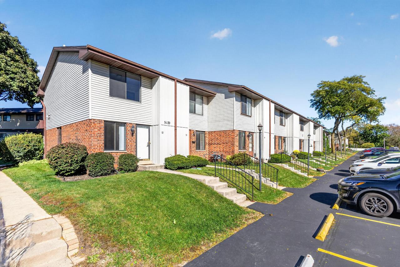 1429 Oakes Rd #12, Mount Pleasant, WI 53406