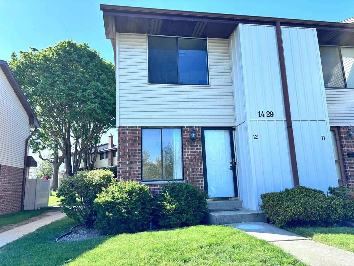 1429 Oakes Rd #12, Mount Pleasant, WI 53406