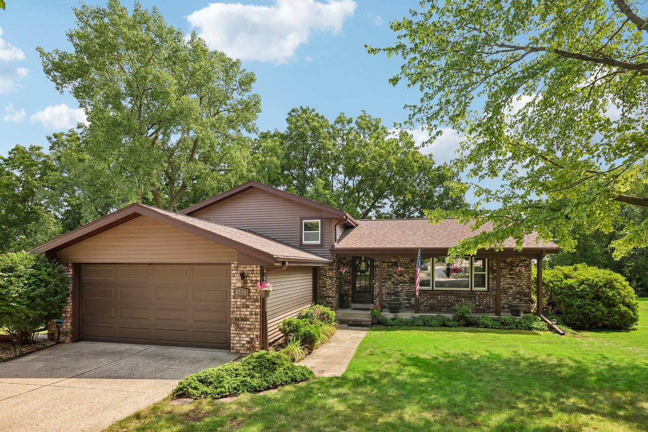 2839 Coventry Ln, Waukesha, WI 53188