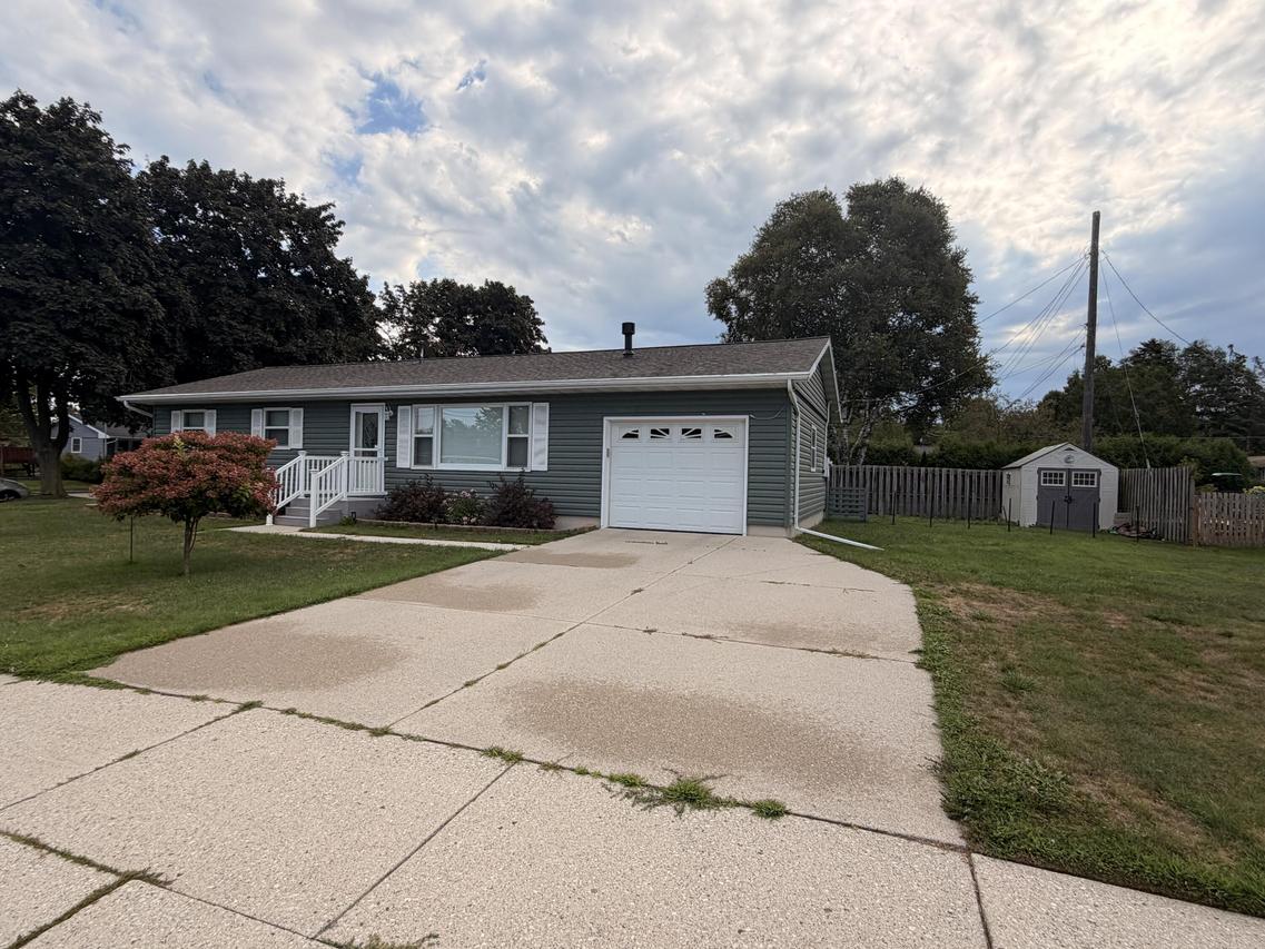 1719 Mirro Dr, Manitowoc, WI 54220