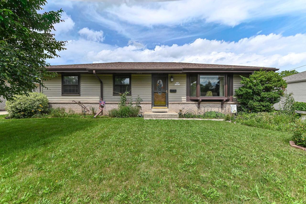 N84W14476 Menomonee Ave, Menomonee Falls, WI 53051
