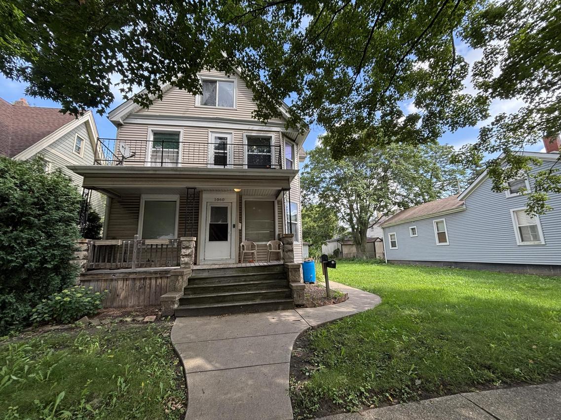 1060 N 47th St, Milwaukee, WI 53208