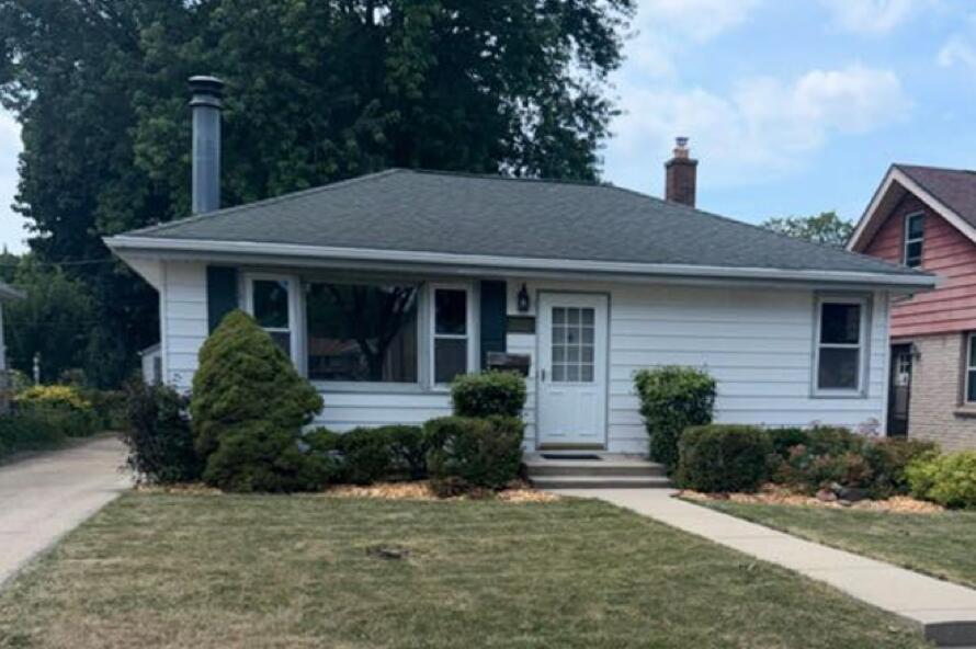 3221 S 55th St, Milwaukee, WI 53219