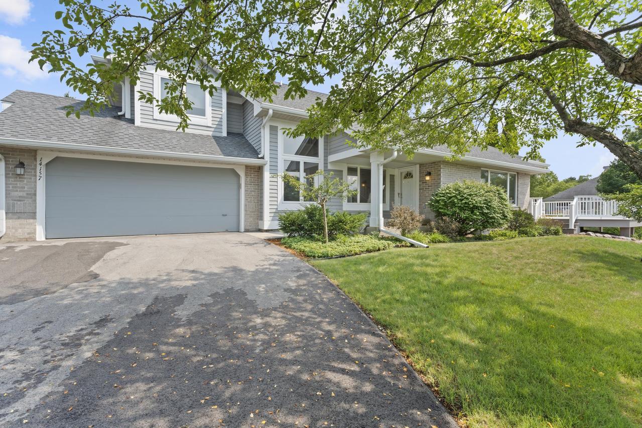 14157 W Waters Edge Trl, New Berlin, WI 53151