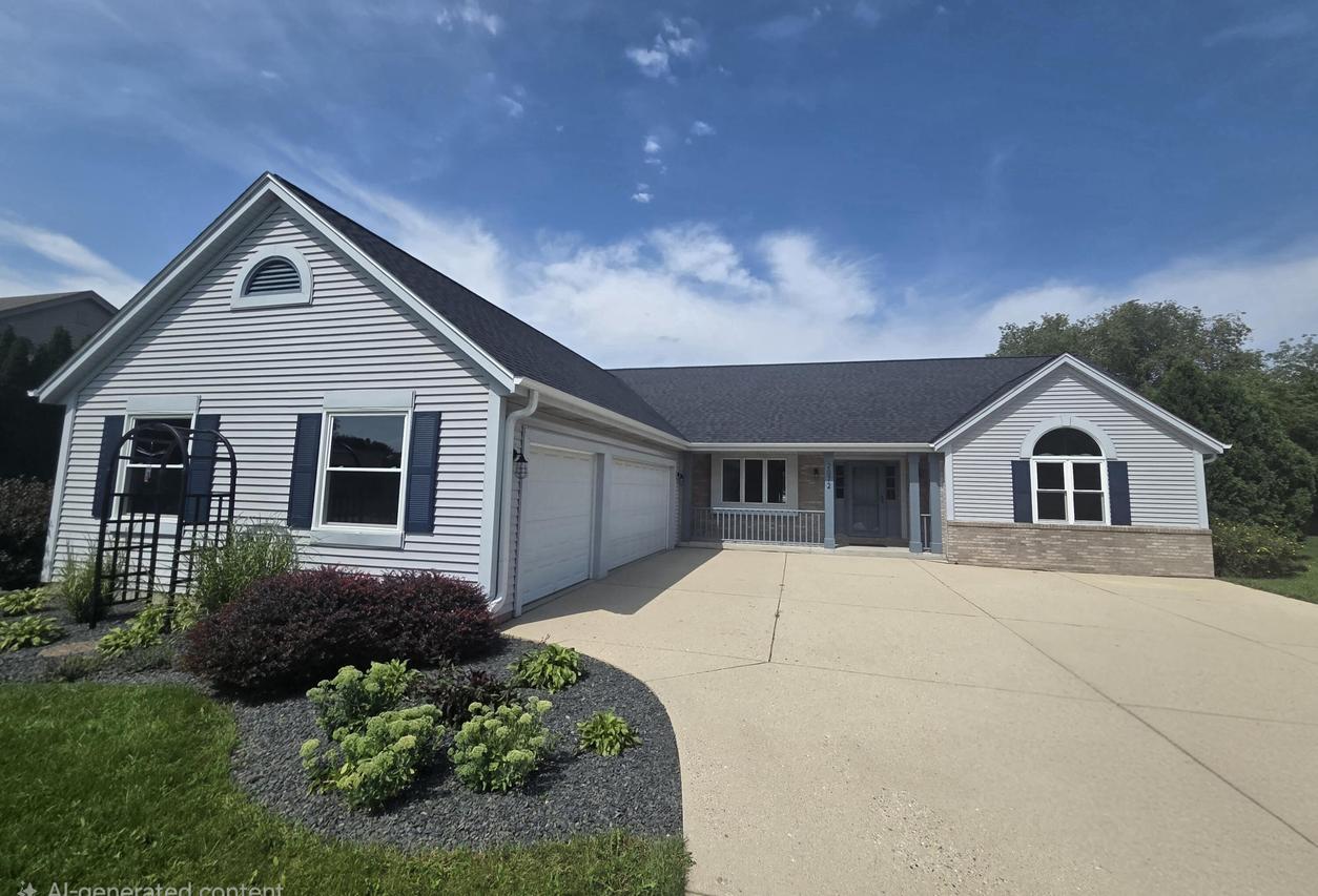 2072 W Hope Ln, Oak Creek, WI 53154