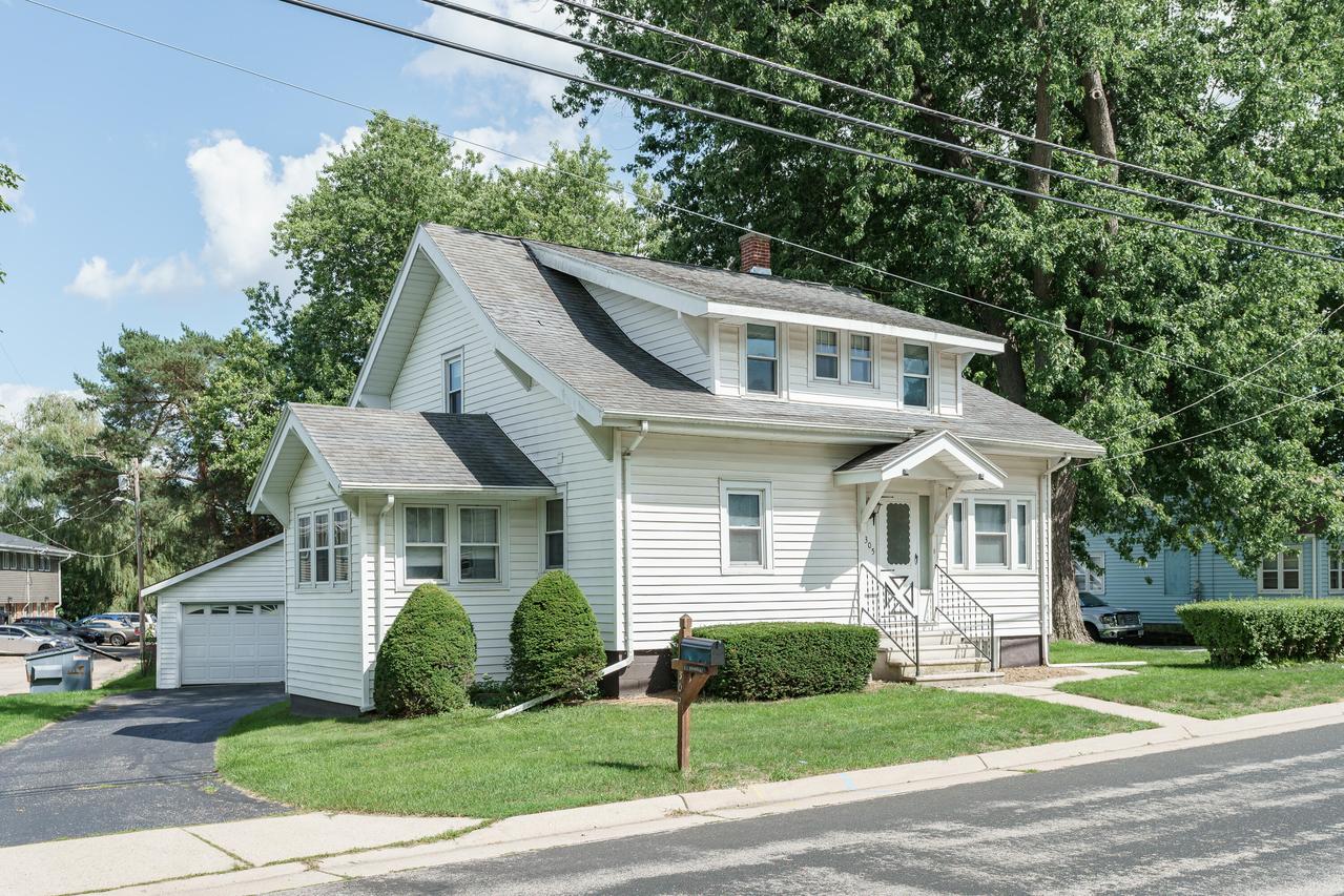 305 S Concord Ave, Watertown, WI 53094