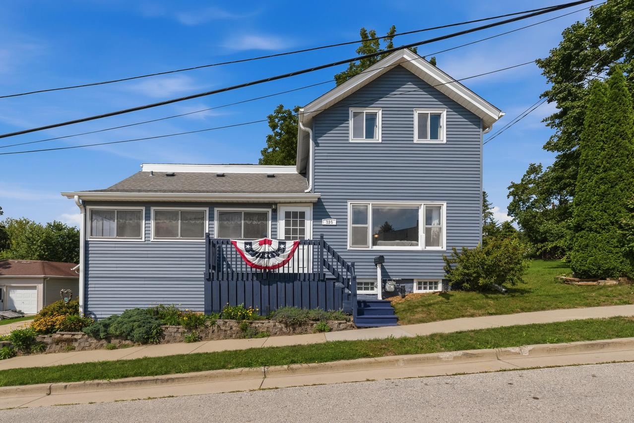 320 High St, Hartford, WI 53027
