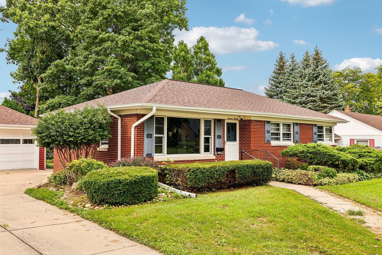 1413 Marion Ave, South Milwaukee, WI 53172