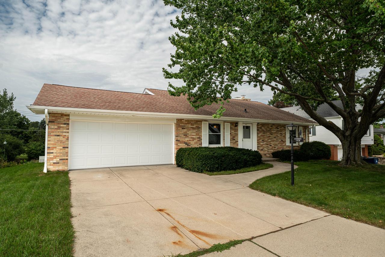 1416 Spring Valley, Racine, WI 53405