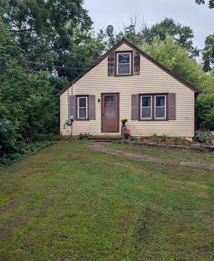 6115 S Linnie Lac Dr, New Berlin, WI 53146