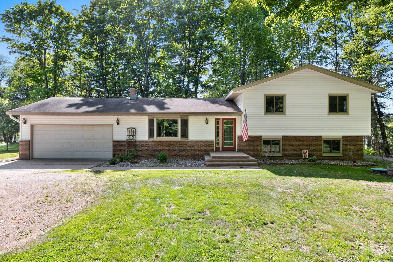 759 Hemlock Dr, Freedom, WI 54566