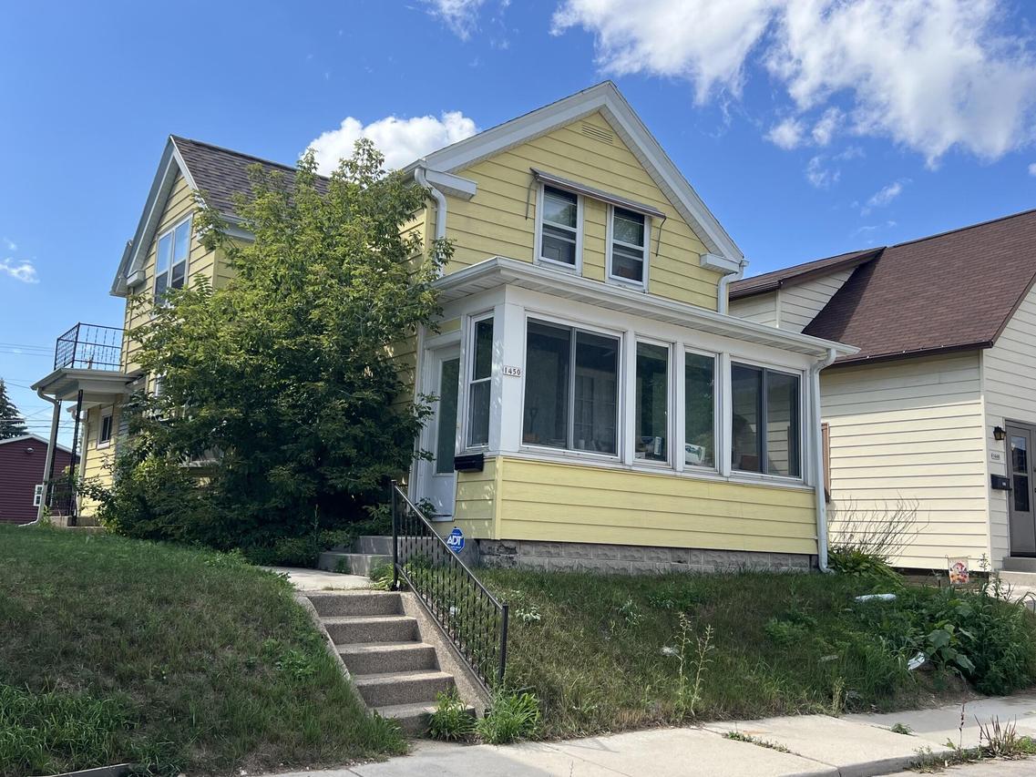 1450 S 13th St, Sheboygan, WI 53081