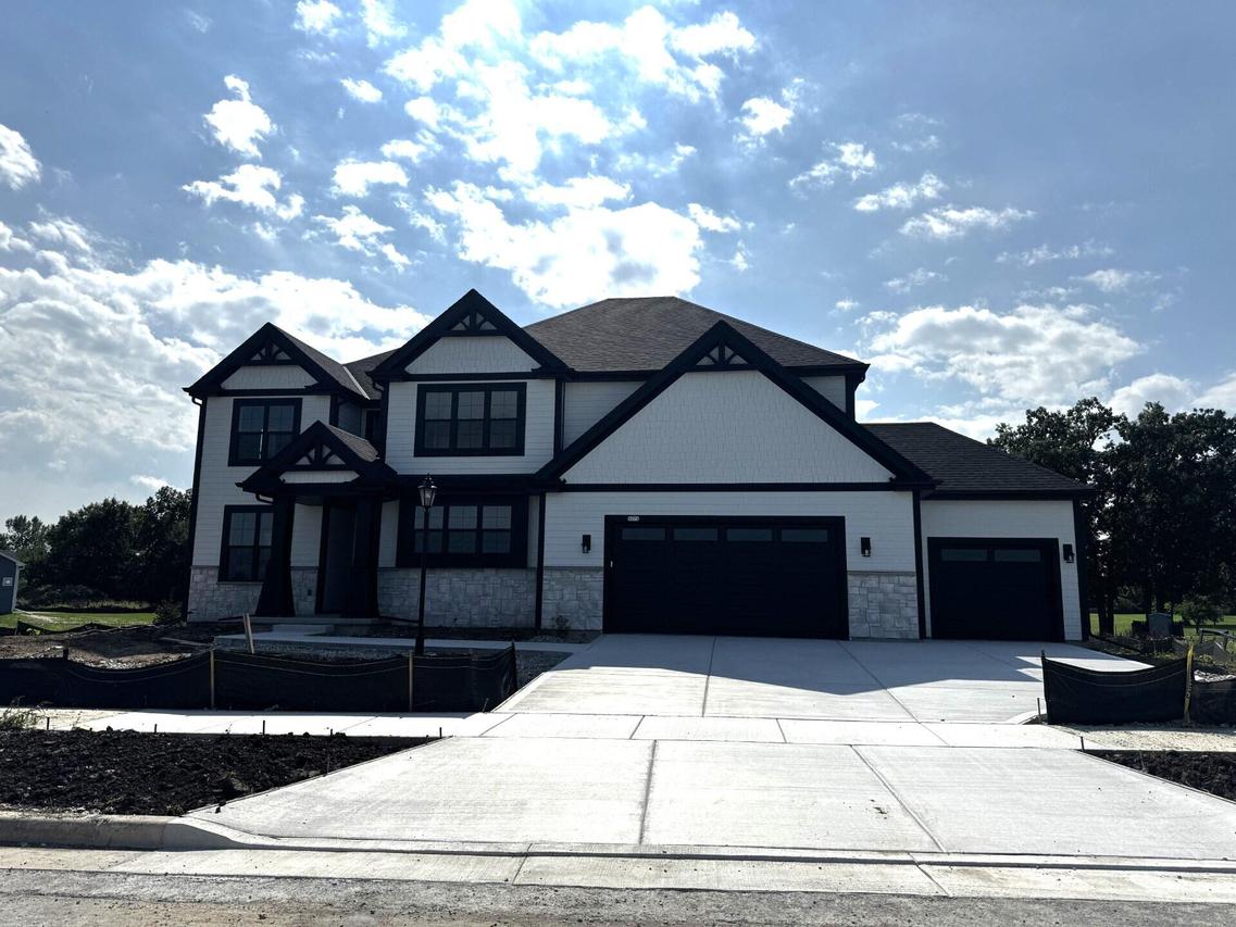 9273 S Winding Way, Franklin, WI 53132