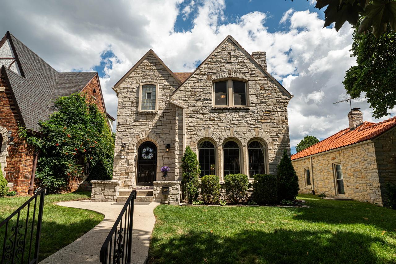 2718 N 67th St, Milwaukee, WI 53210