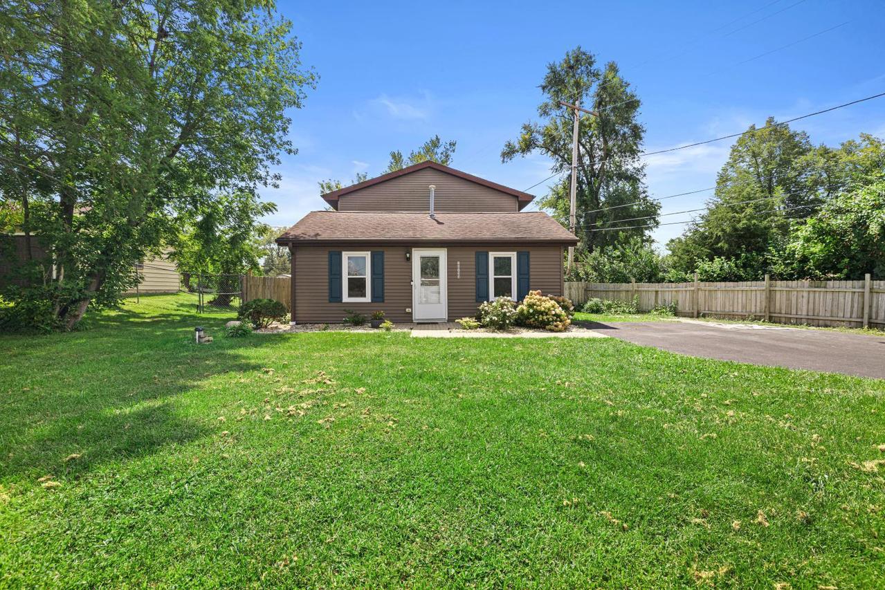 26733 105th St, Salem Lakes, WI 53179