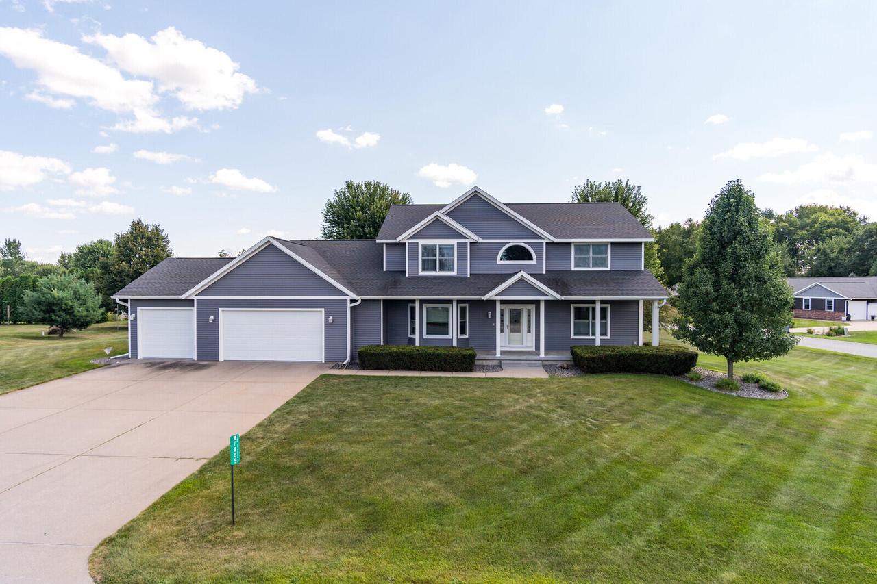 W7885 Country Ave, Holland, WI 54636