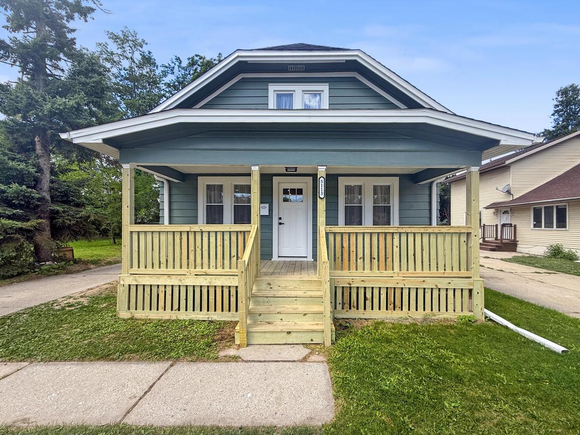 5113 N 55th St, Milwaukee, WI 53218