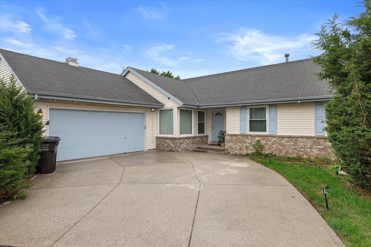 4102 W Minnesota Ct, Franklin, WI 53132