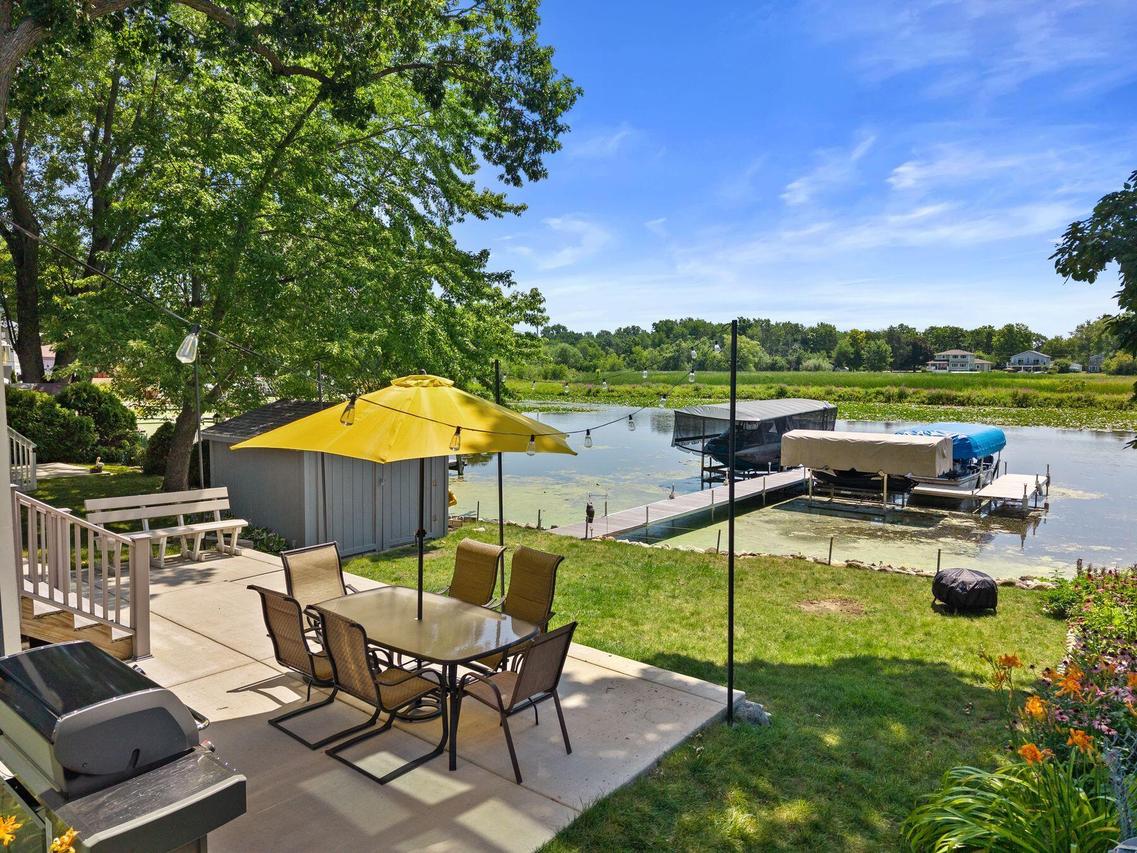 28925 Elm Island, Waterford, WI 53185
