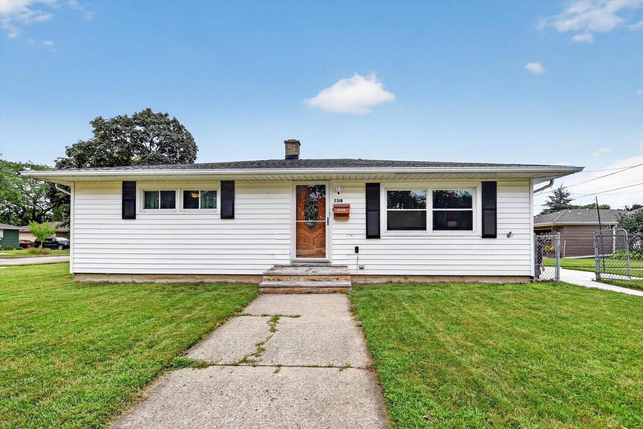 2318 32nd St, Kenosha, WI 53140