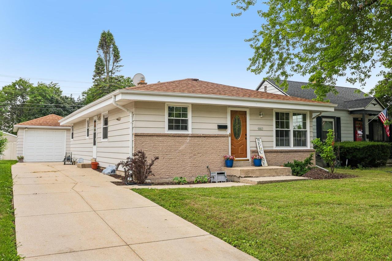 9807 W Morgan Ave, Milwaukee, WI 53228