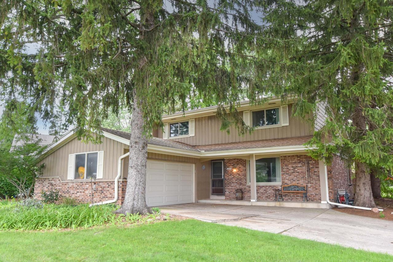 12450 W Ohio Dr, New Berlin, WI 53151