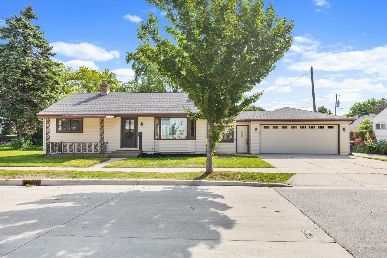2110 S 63rd St, West Allis, WI 53219
