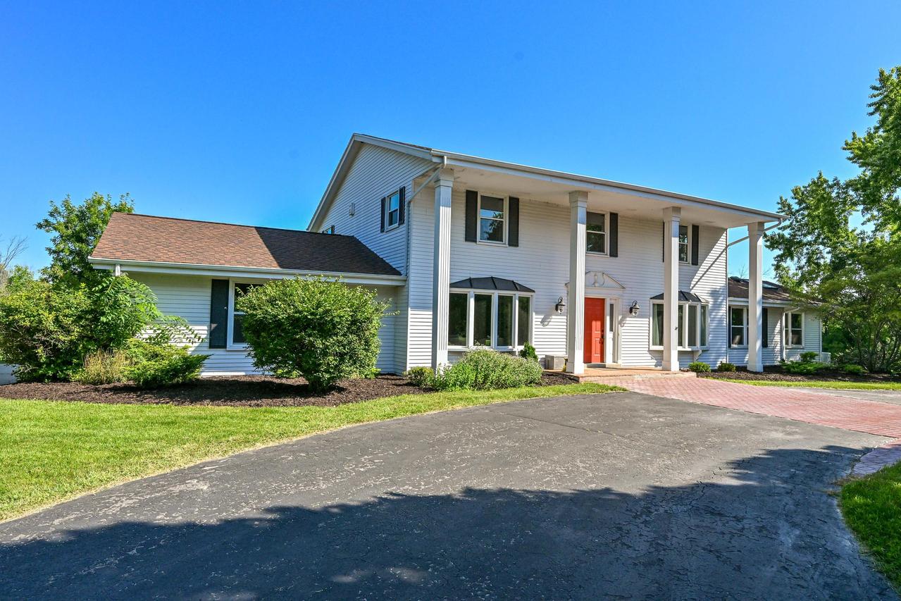 2626 W Ranch Rd, Mequon, WI 53092