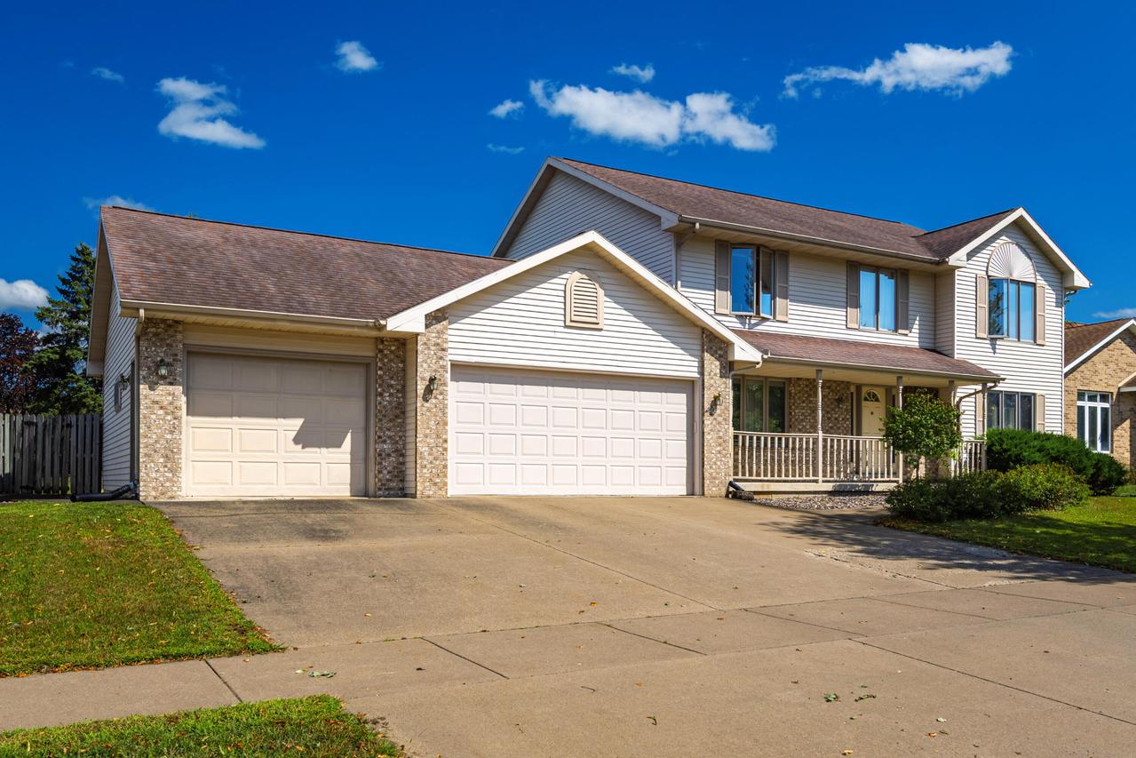 524 10th Ave, Onalaska, WI 54650