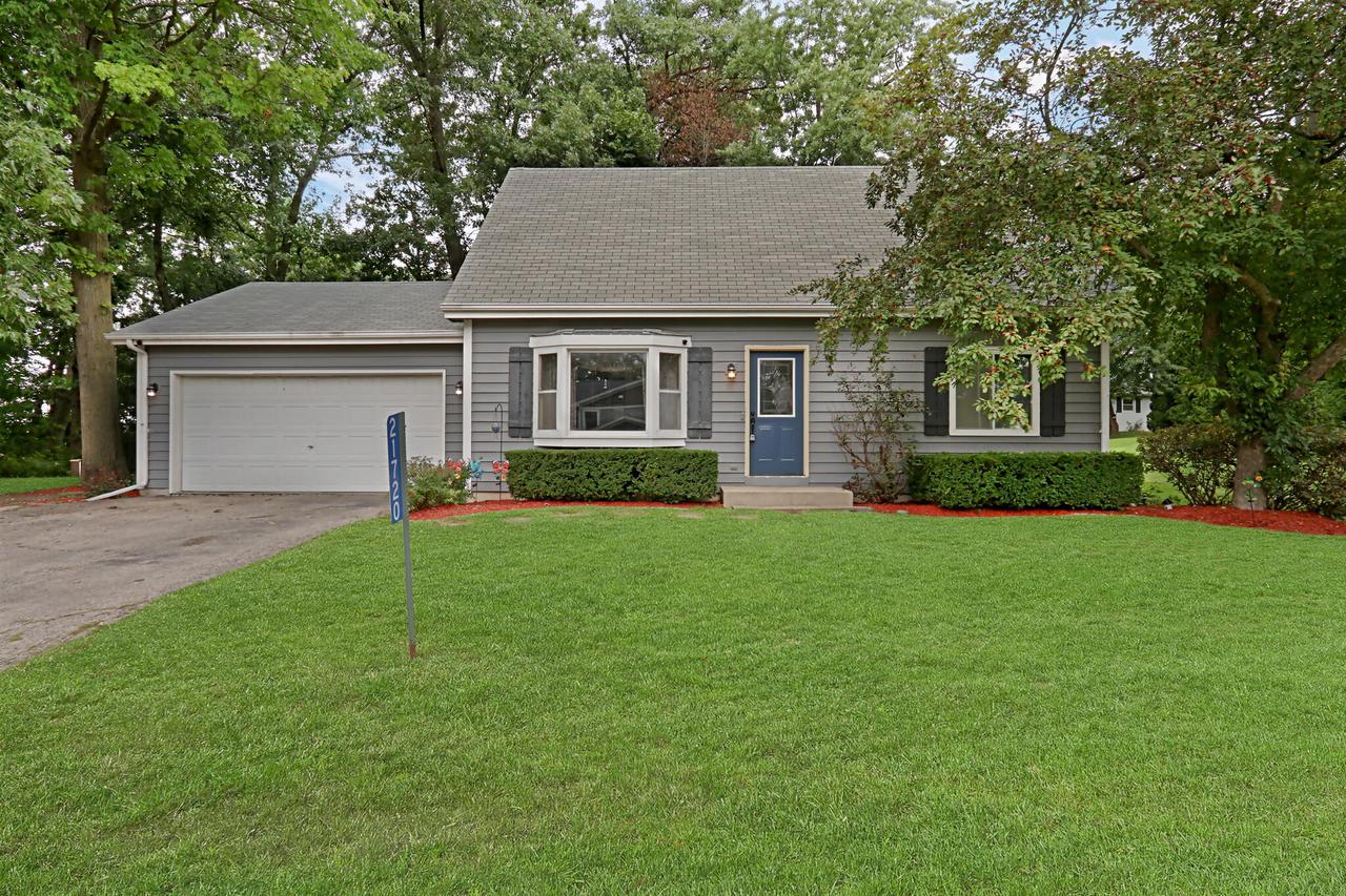 21720 121st Pl, Salem Lakes, WI 53104