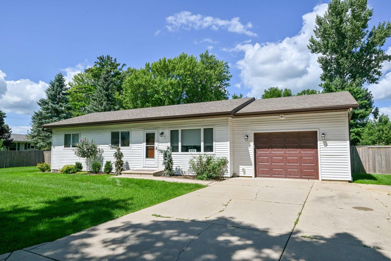 532 Schroeder Ave, Delavan, WI 53115