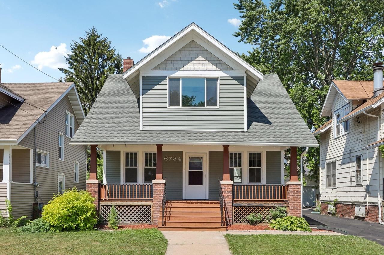 6734 21st Ave, Kenosha, WI 53143