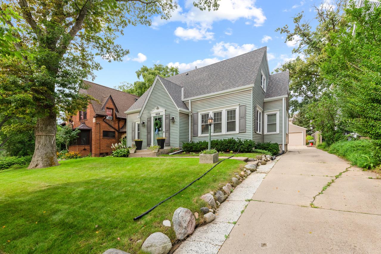 808 E Lake Forest, Whitefish Bay, WI 53217