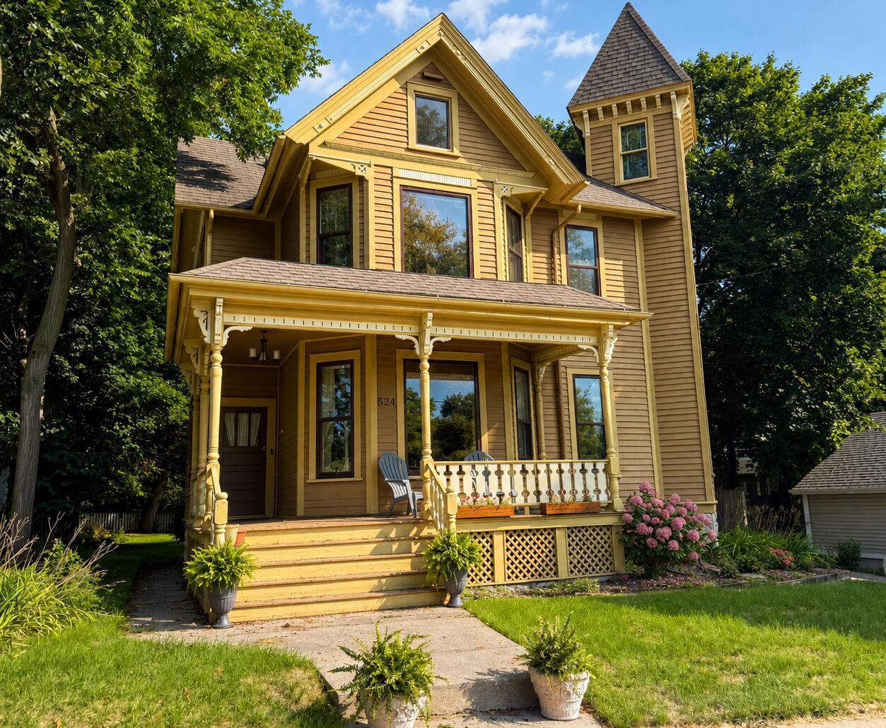 524 Madison St, Waukesha, WI 53188