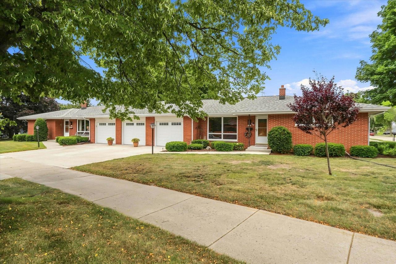 2217 Saemann Ave, Sheboygan, WI 53081