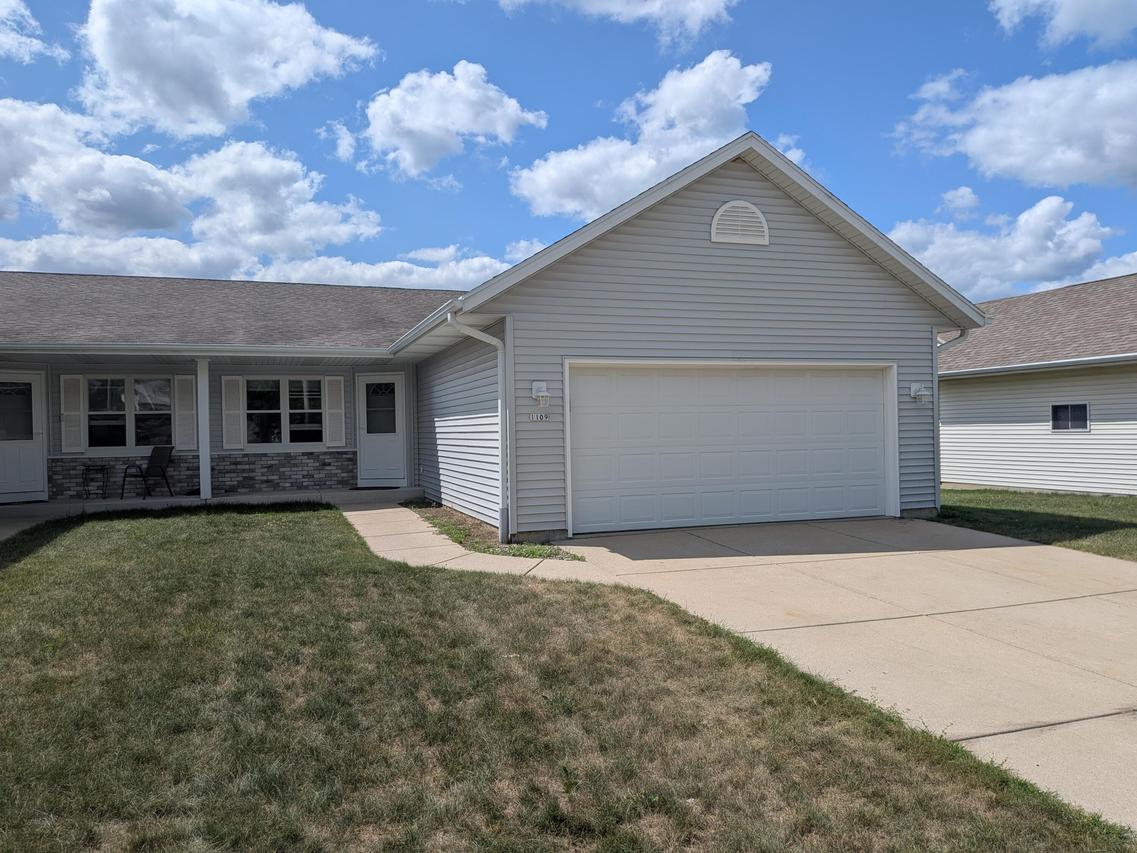 1109 Firethorn Dr #1, West Bend, WI 53090
