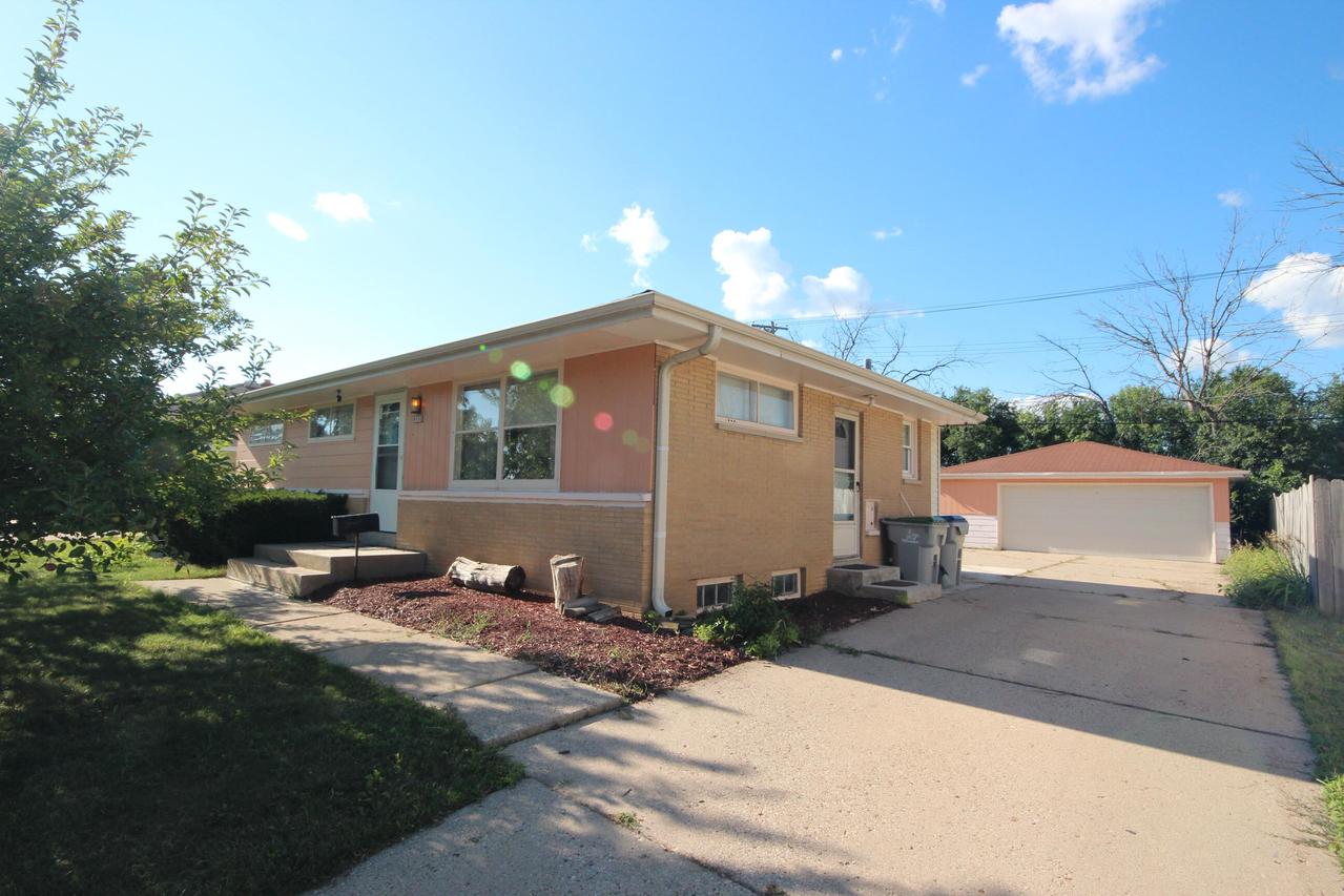 9000 W Custer Ave, Milwaukee, WI 53225
