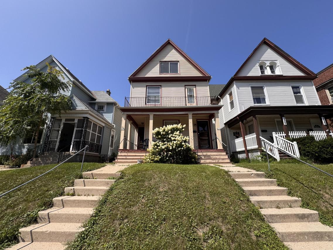 2637 N Oakland Ave. #2639, Milwaukee, WI 53211