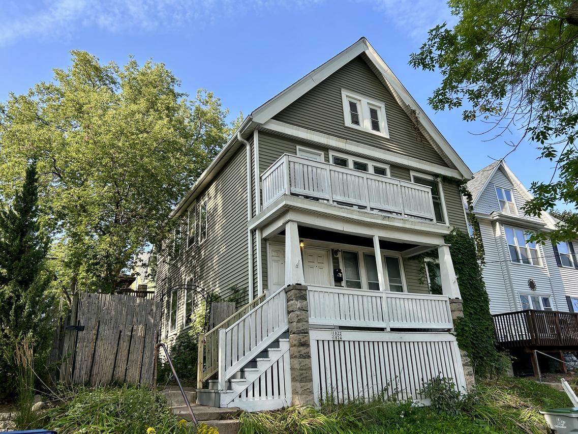 1822 E Thomas Ave #1824, Milwaukee, WI 53211