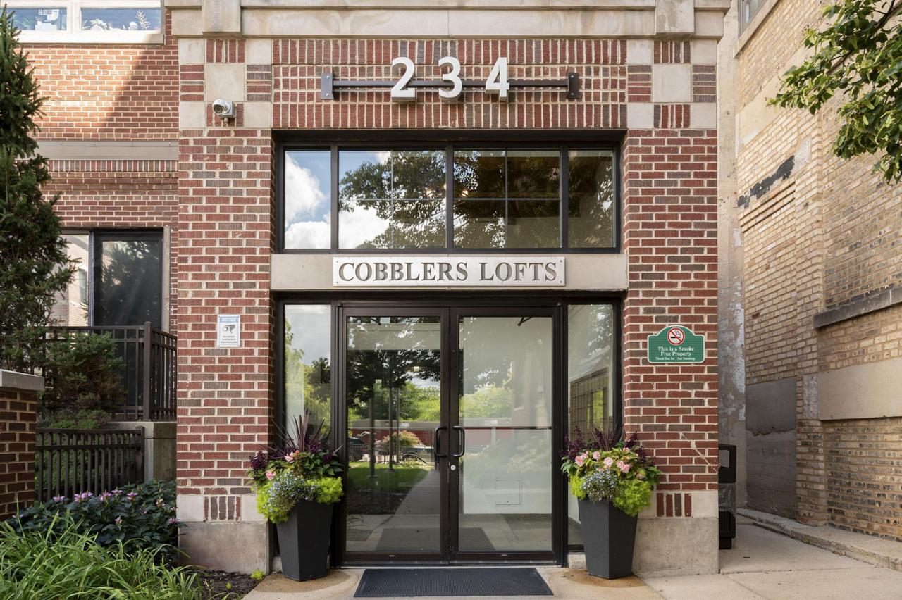 234 E Reservoir Ave #606, Milwaukee, WI 53212