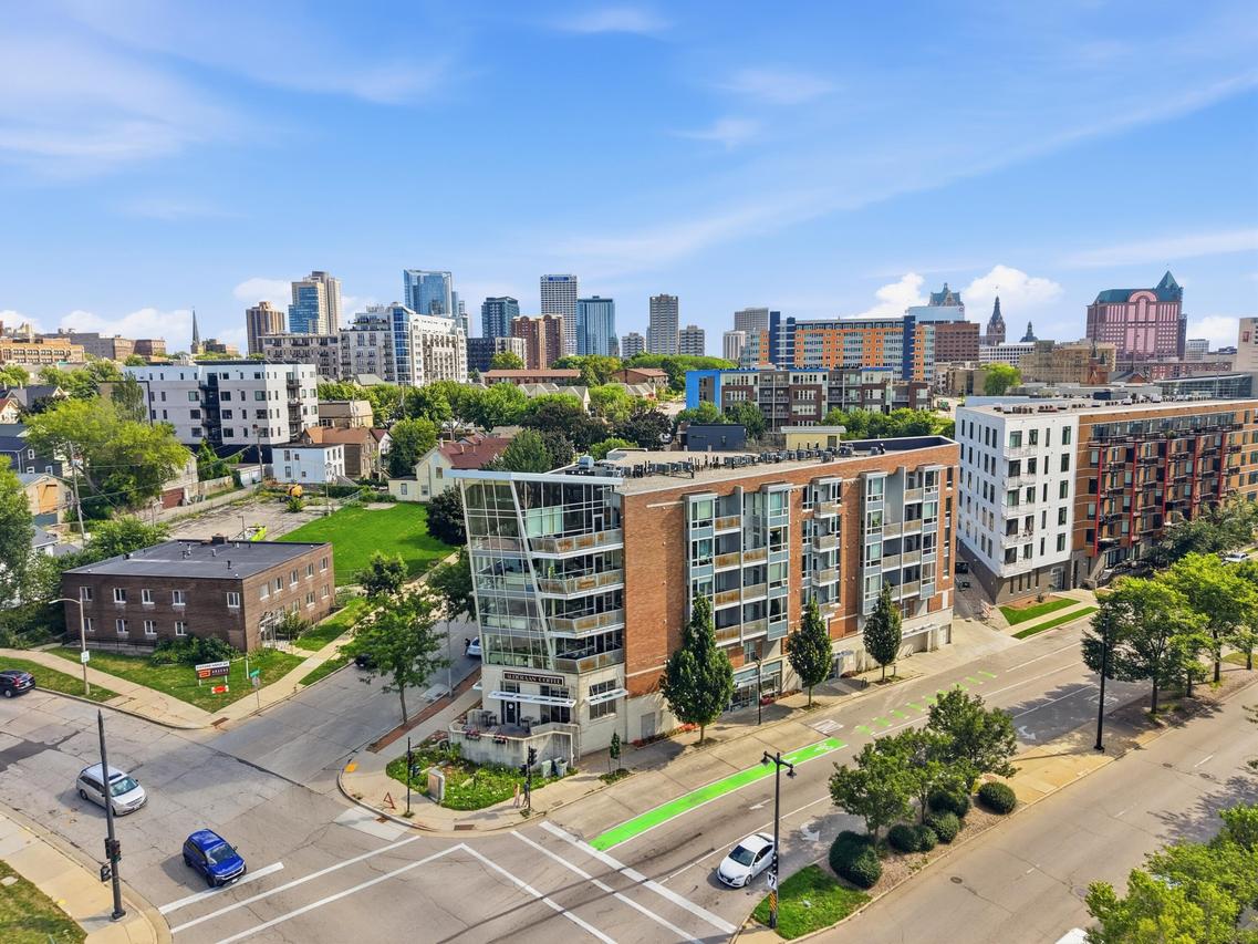 1541 N Jefferson St #201, Milwaukee, WI 53202