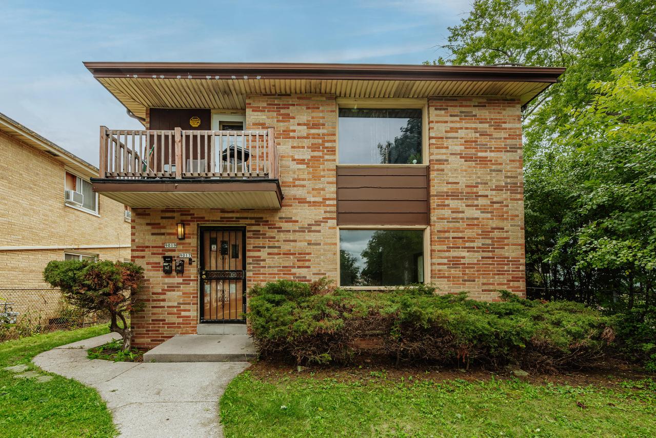 9017 W Hampton Ave #9019, Milwaukee, WI 53225