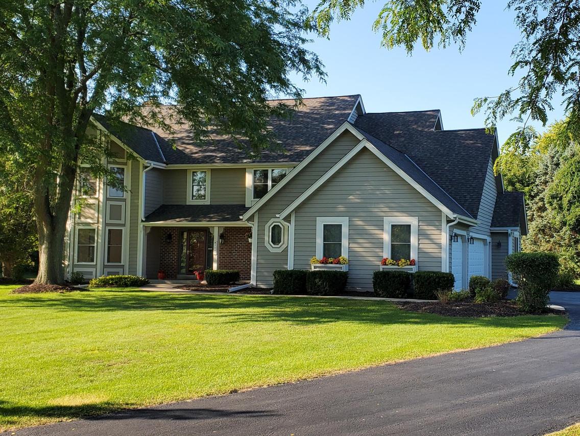 7123 W Lantern Ln, Mequon, WI 53092