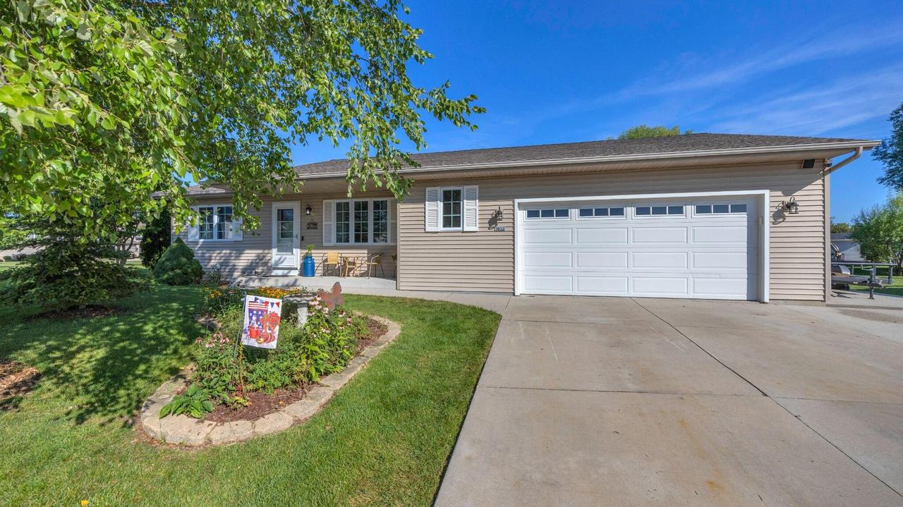 1632 Crane Ct, Sheboygan Falls, WI 53085