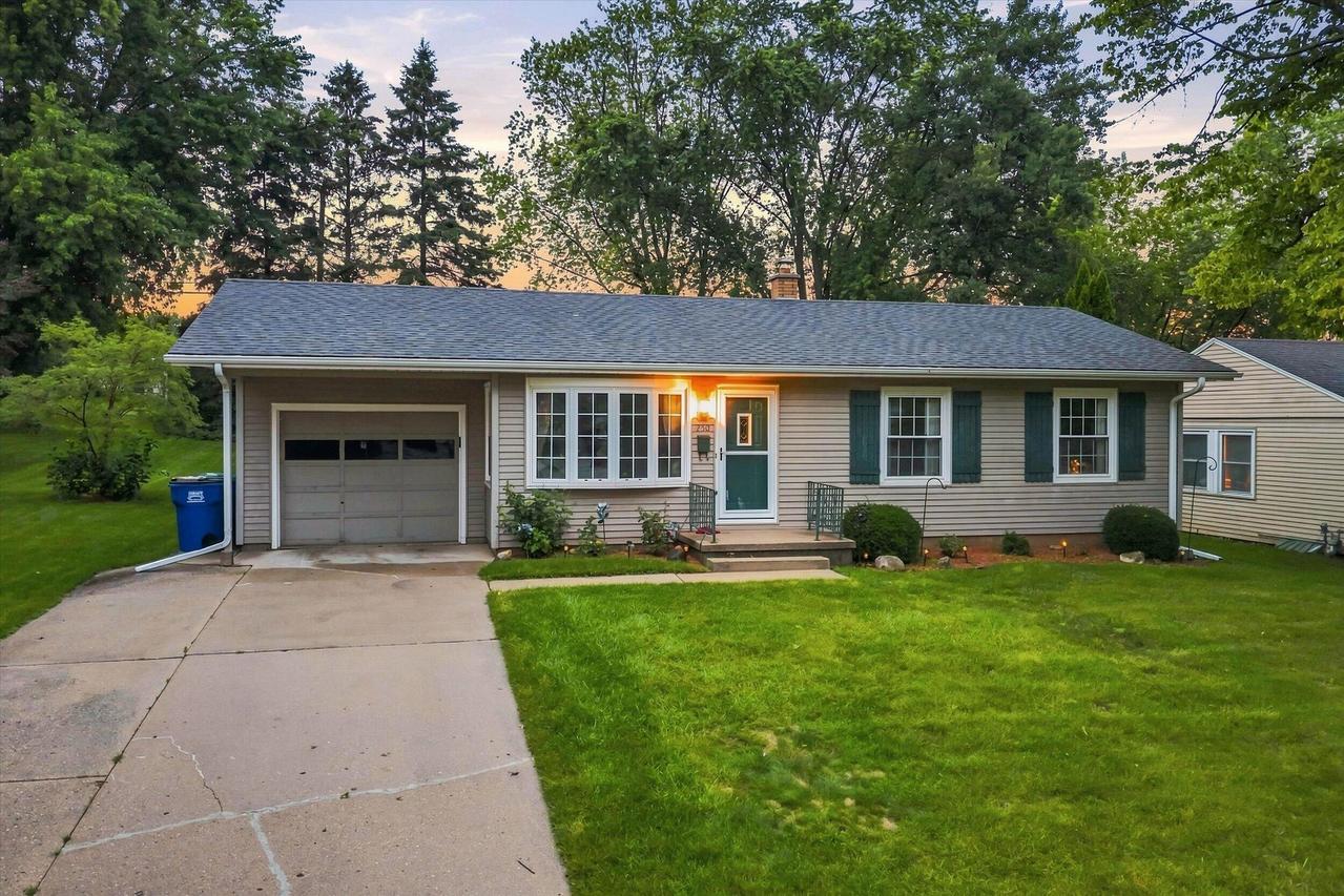 250 E Monroe St, Port Washington, WI 53074